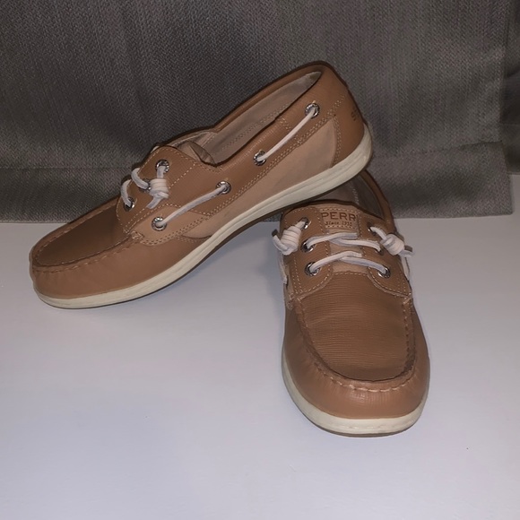 Sperry Women's Songfish Saffiano Leather Boat Shoe - Picture 1 of 8